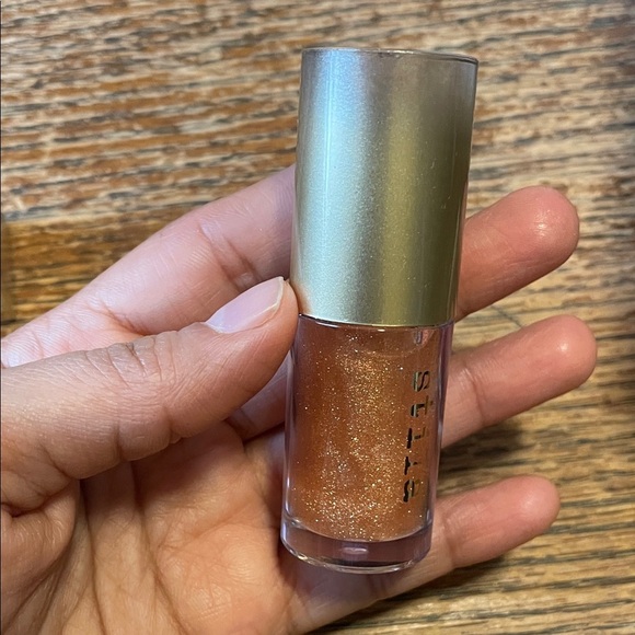 Stila Heaven's Dew Gel Lip Oil in Sparkling Gold - Picture 3 of 4